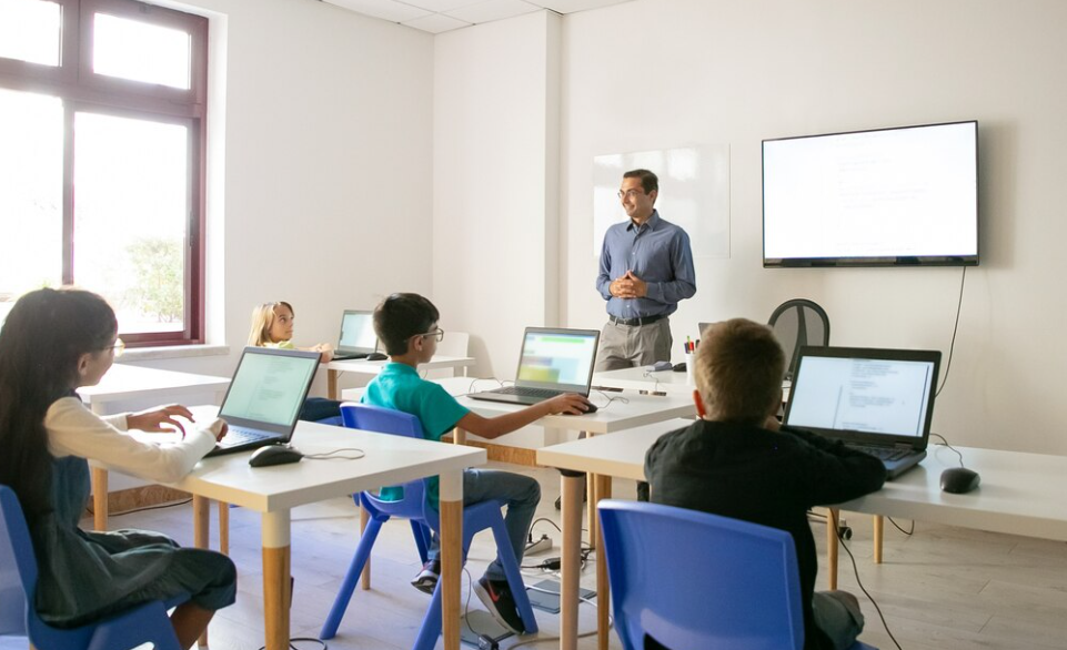 Krisis Akses Pendidikan: Jutaan Anak Indonesia Belum Sekolah, Jawa Barat Tertinggi